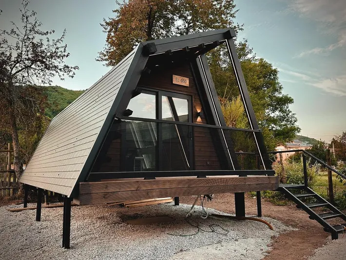 Camping für 4 Personen, mit Ausblick und Terrasse sowie Garten - 1