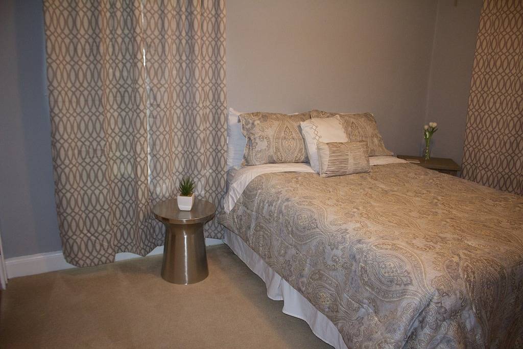 Gesamte Dogtown House in der Nähe von Zoo, Forest Park und Wash U in St. Louis, Missouri