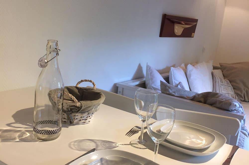 Cabourg  Centre Ville. Gîte 35m²,maison sur jardinet 40m² plein sud.Tout confort in Cabourg, Région de Caen
