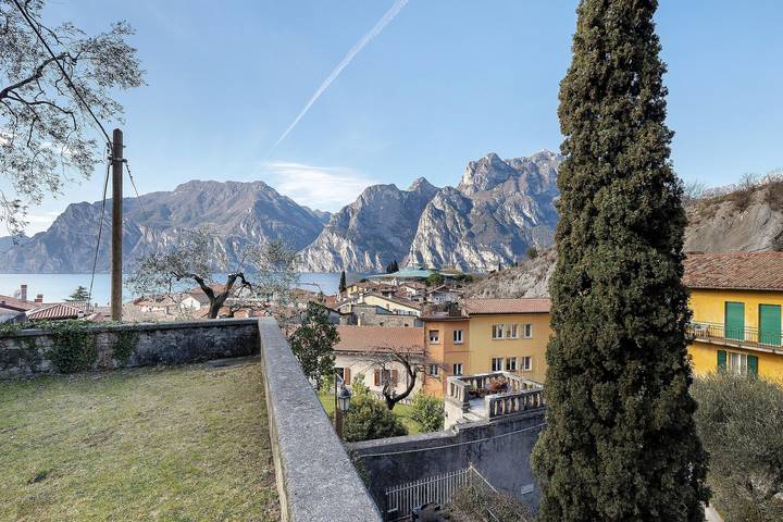Ferienwohnung für 2 Personen, mit Garten und Seeblick in Torbole