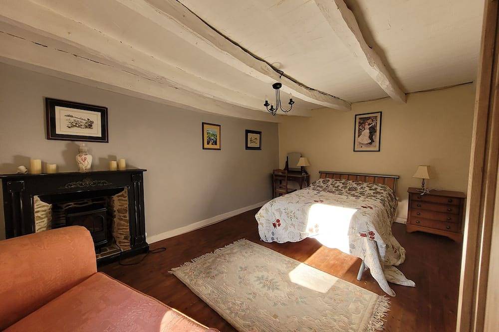Belle ferme en pierre de 5 chambres dans un endroit tranquille in Plussulien, Cotes-d'Armor