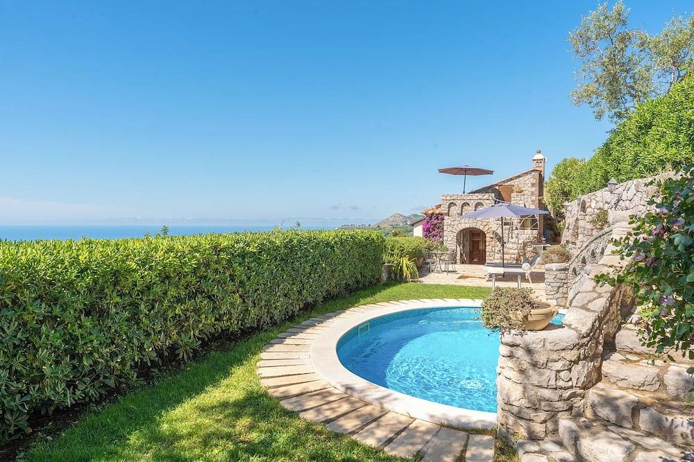 Rustikales Einfamilienhaus mit Meerblick in Torca, Neapel Provinz