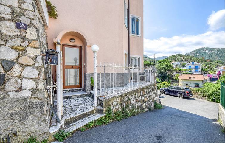 Casa vacanza per 7 persone, con Terrazza a Spotorno