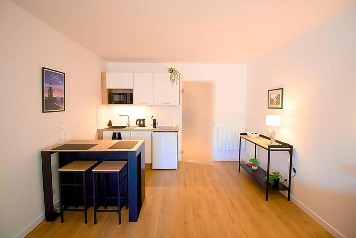 Gîte pour 2 personnes, avec balcon et vue, adapté aux familles dans Office De Tourisme De Barneville Carteret - 4