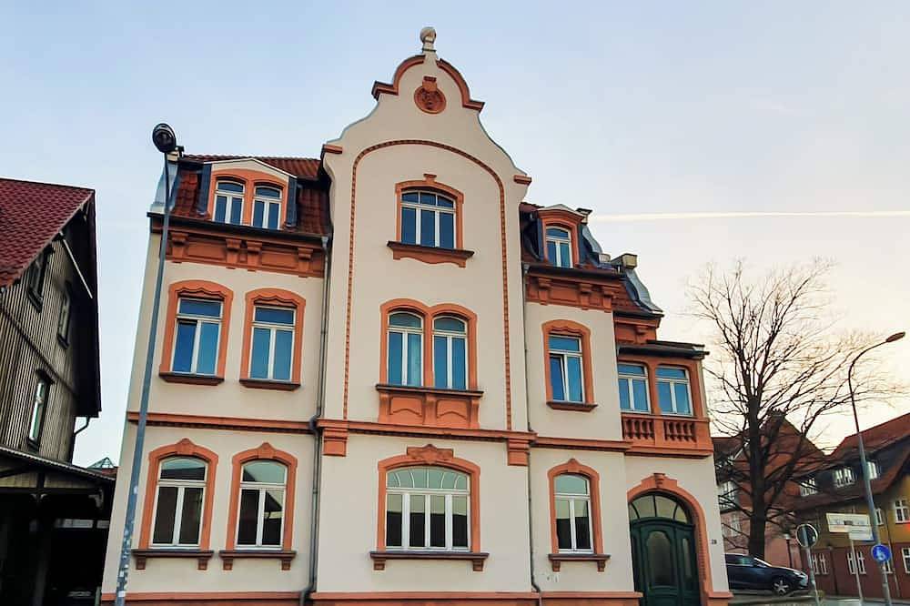 Gruppen-Apartments in Gründerzeit-Villa mit Schlossblick und Parkplatz 16 Gäste in Wernigerode (Stadt), Wernigerode