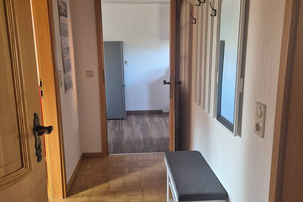 Ganze Wohnung, Gemütliche Dachgeschoss Ferienwohnung in Bad Karlshafen, Hessisches Bergland