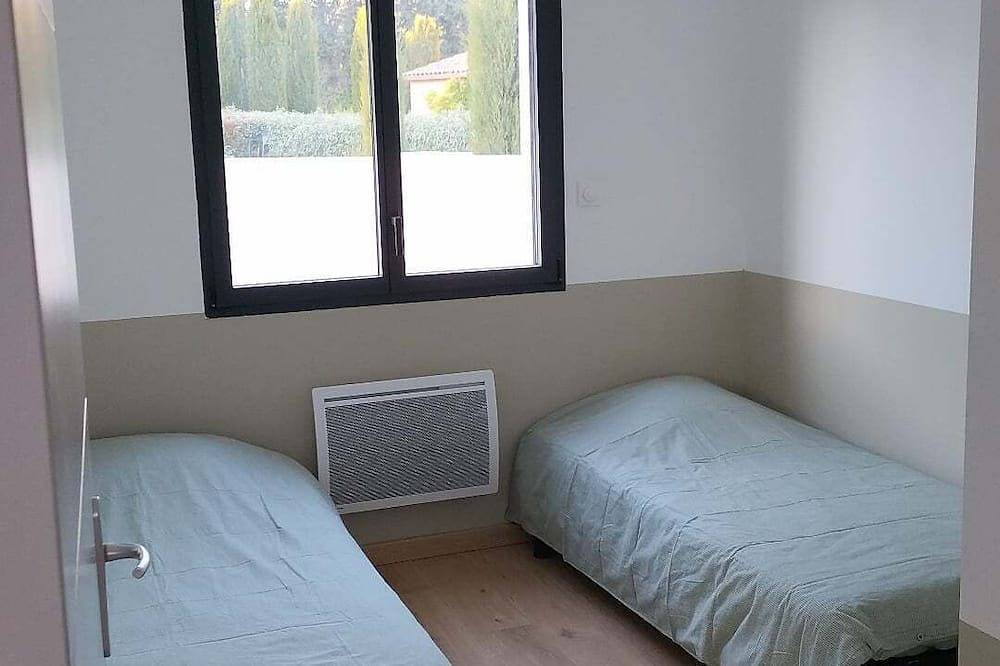 All Comfort Family Villa, not overlooked, swimming pool in Aubignan, Parque natural regional del Mont Ventoux