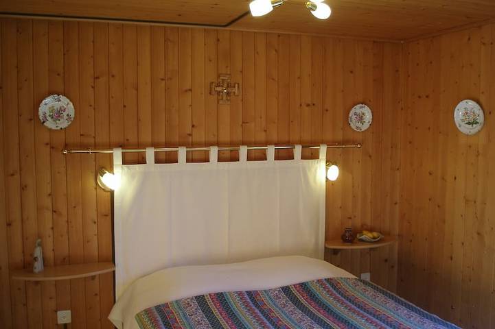 Chalet für 6 Personen, mit Garten und Pool in der Schweiz - 2