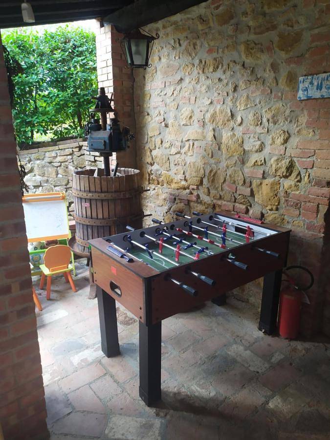 Appartamento intero, Apartment with Terrace in Montaione, Firenze province