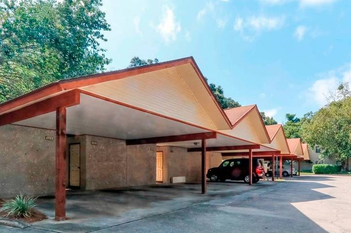 Vacation rental for 4 people, with balcony in St. Simons Island