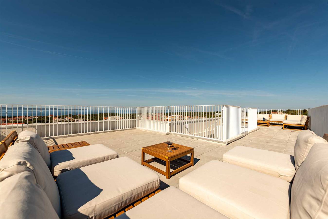Geheel appartement, Heated pool | Modern apartment for 4-6 people | Sea view | Quiet location in Vir