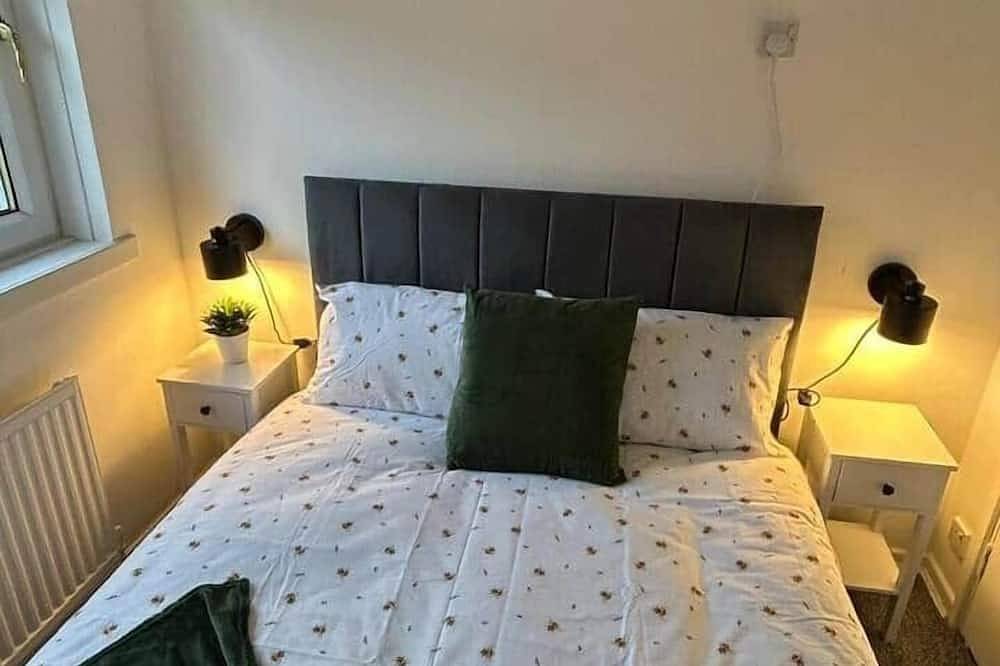 Ganze Wohnung, 3Br Home • Sleeps 10 • Private Drive • Near Park in Ost Renfrewshire