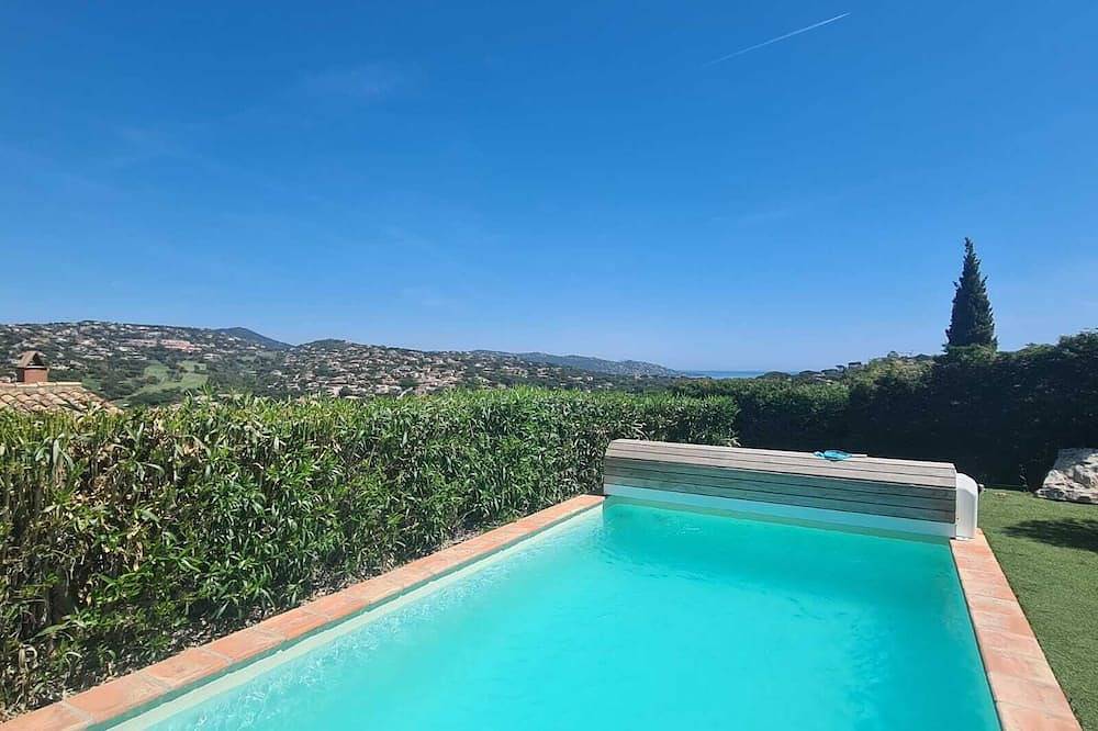 Villa Avec Apercu Mer Et Piscine Privee in Sainte-Maxime, Draguignan Region