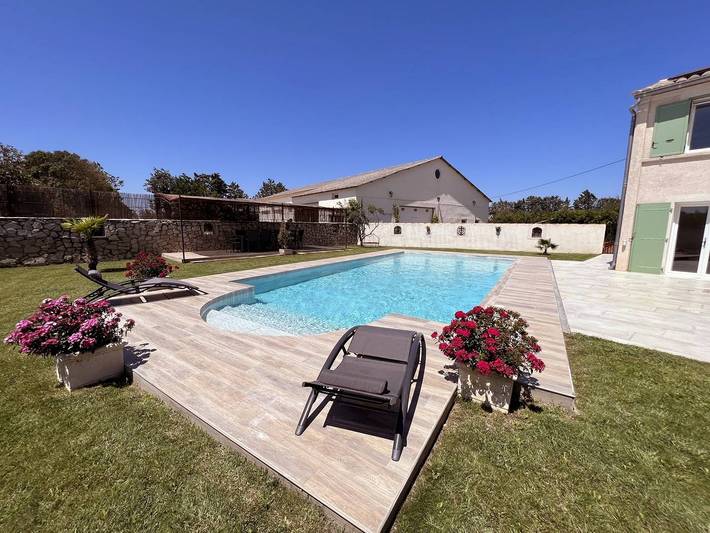 Bei Nîmes, große klimatisierte Villa, schöner Pool, Haustiere erlaubt (1). in Garons, Nimes und Umgebung