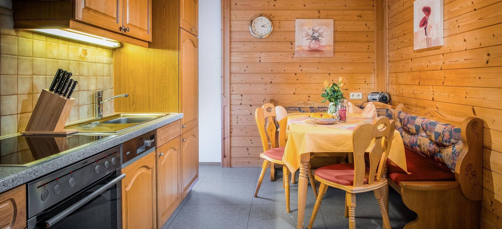 Ganze Ferienwohnung, Appartement " Enzian " in Kartitsch, Karnischer Hauptkamm