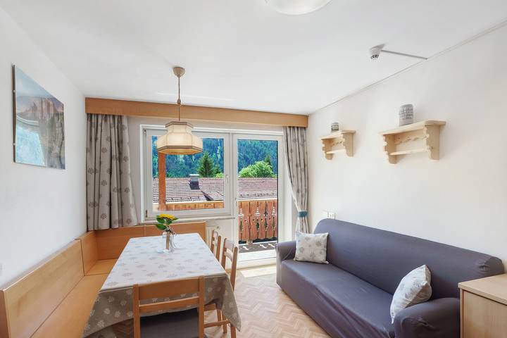 Appartement entier, Appartement 'Lella Stella Alpina' avec vue sur la montagne, balcon et Wi-Fi in Vigo di Fassa, San Giovanni di Fassa