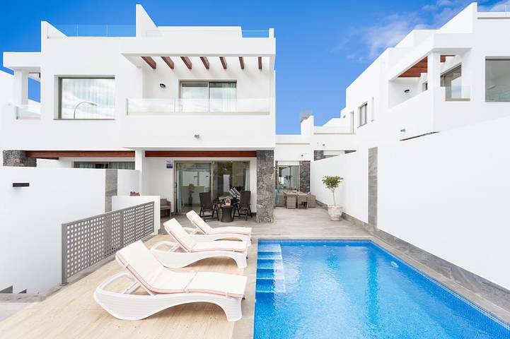 Villa for 7 people, with Terrace in Los Cristianos
