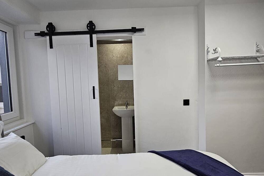 Walking distance to Edinburgh Zoo and Murrayfield Stadium in Edinburgh, Edinburgh und Lothian