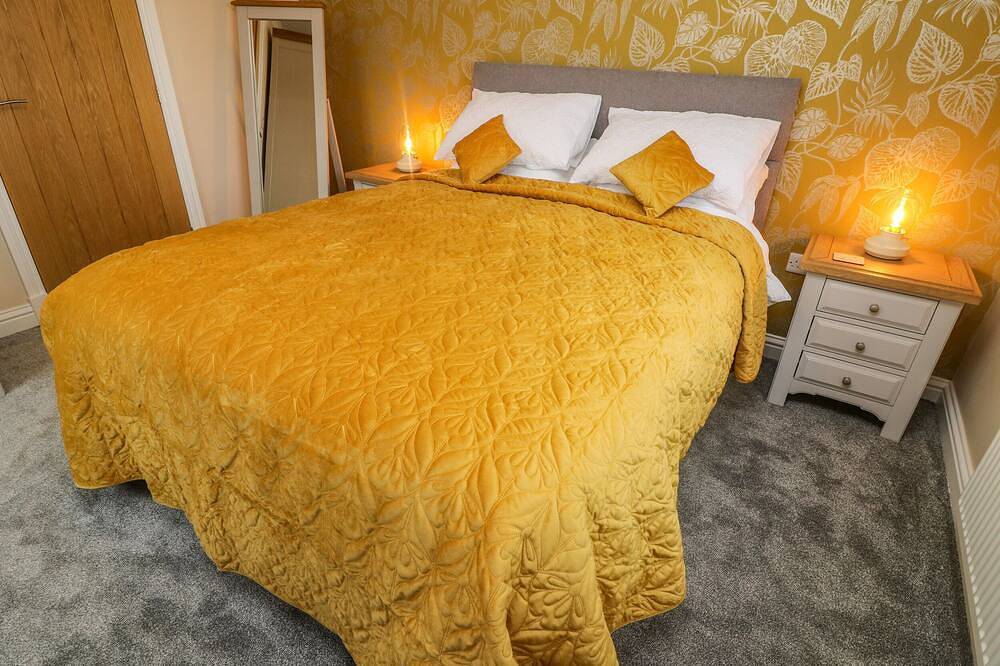 Market Lounge, romantic, character holiday cottage in Clitheroe in Clitheroe, Lancashire