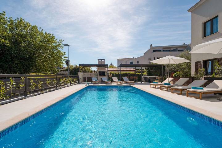 Ferienwohnung für 2 Personen, mit Balkon und Pool sowie Garten, kinderfreundlich in Funtana - 4