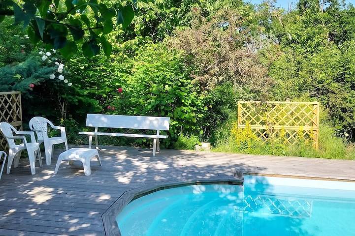 Location de vacances pour 9 personnes, avec terrasse et jardin, animaux acceptés à Saint-Cirgues-de-Malbert