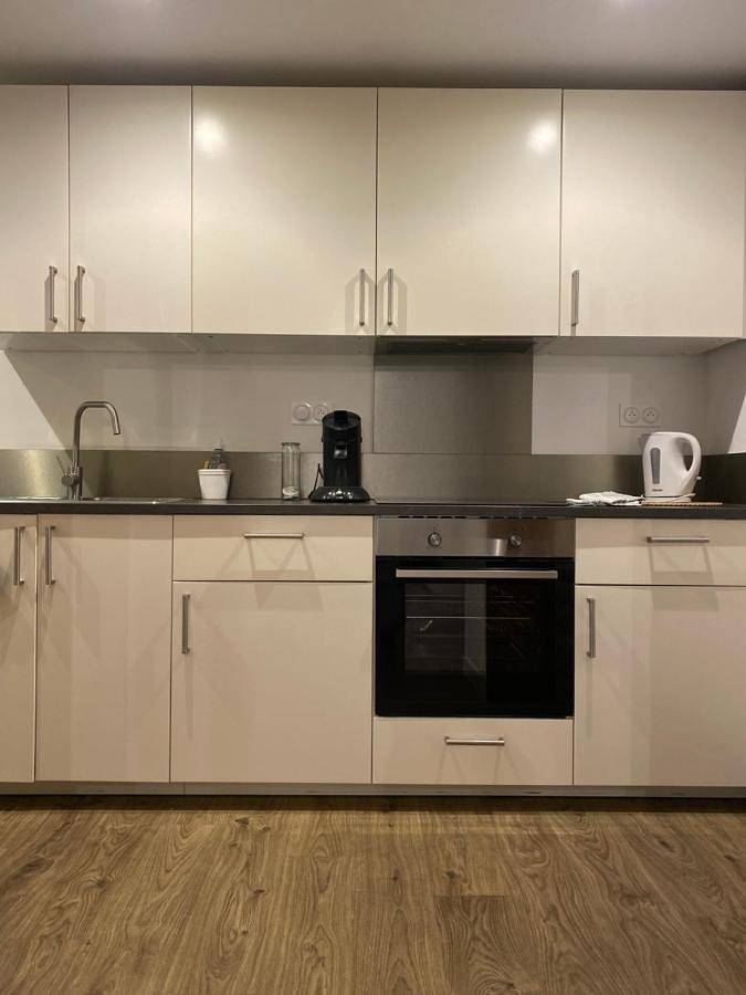 Appartement entier, One-Bedroom Apartment in Sartilly-Baie-Bocage, Côte de la Déroute