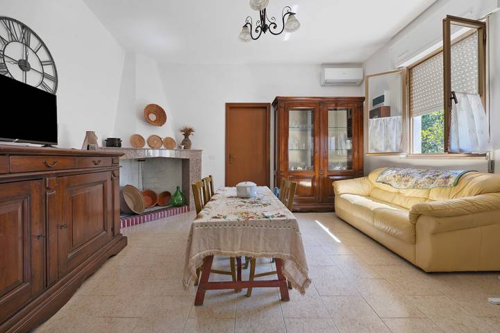 Casa vacanze 'Orsolina' con giardino privato, Wi-Fi e aria condizionata in Nuxis, Sulcis Iglesiente