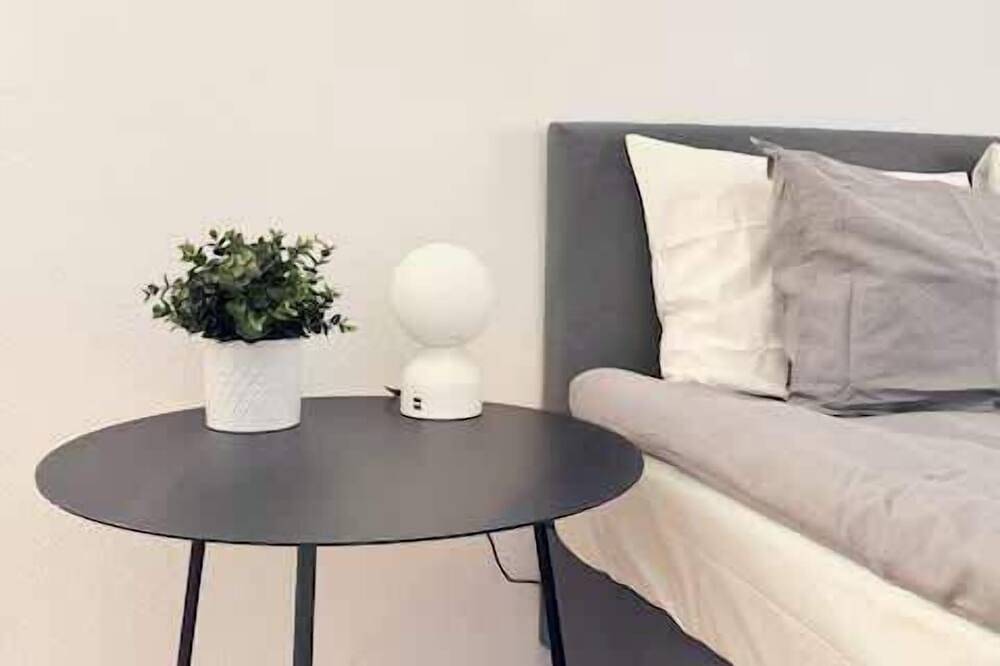 Ganze Wohnung, Quiet 1Br Apartment with Balcony, 20min to City in Hägersten-Liljeholmens stadsdelsområde, Schwedische Ostsee