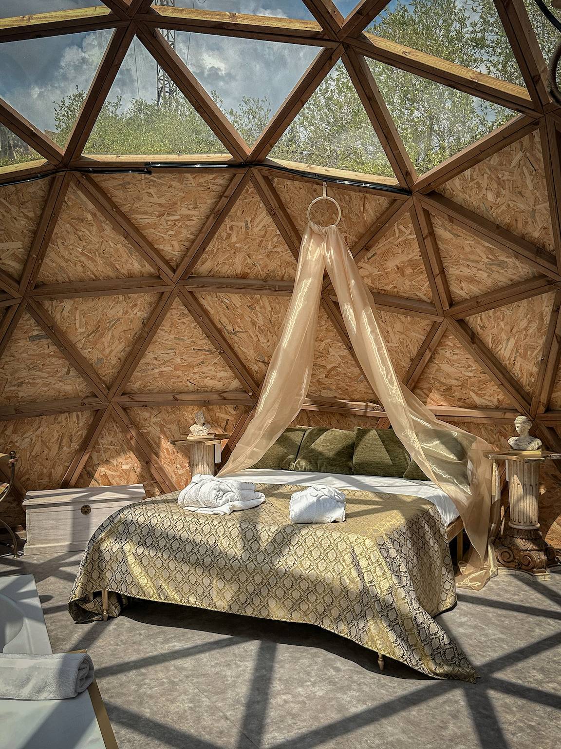Entire apartment, Apartment 'Suite Atrium Bubble' with Private Terrace, Wi-Fi and Air Conditioning in Canyelles (Barcelona), Garraf