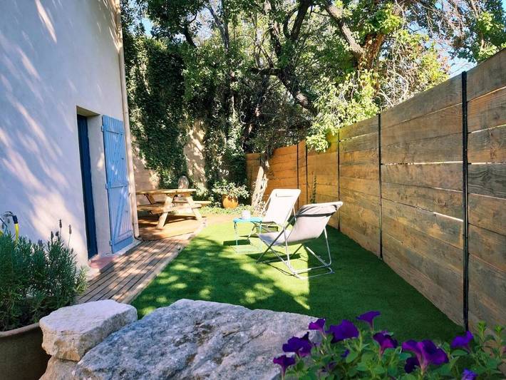 Location de vacances pour 6 personnes, avec jardin et vue à Le Puy-Sainte-Réparade