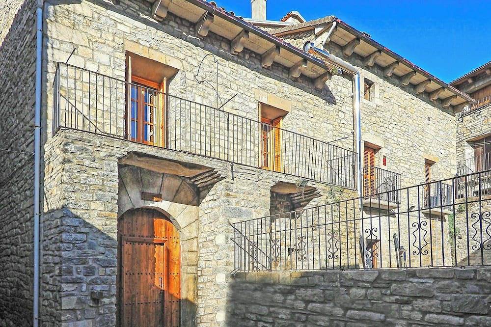 Acogedora casa de piedra del Pirineo aragonés in Boltaña, Pirineo Aragonés