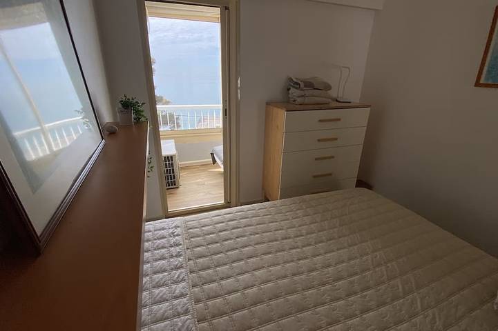 Appartement entier, Front De Mer, 50 m² Luxueux,4 Personnes,Plage à 50m,Terrasse de 80m², 3lits in Carry-le-Rouet, Côte méditerranéenne (France)