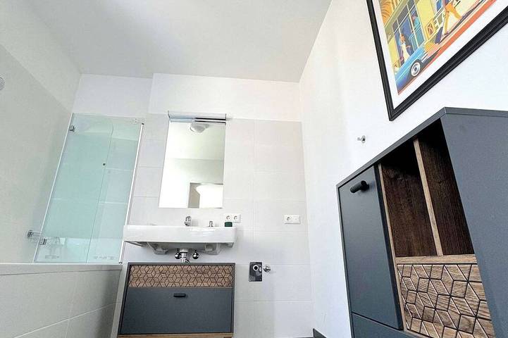 Ganze Wohnung, 1 Zimmer Apartment mit Blick auf den See in Gmunden, Bezirk Gmunden