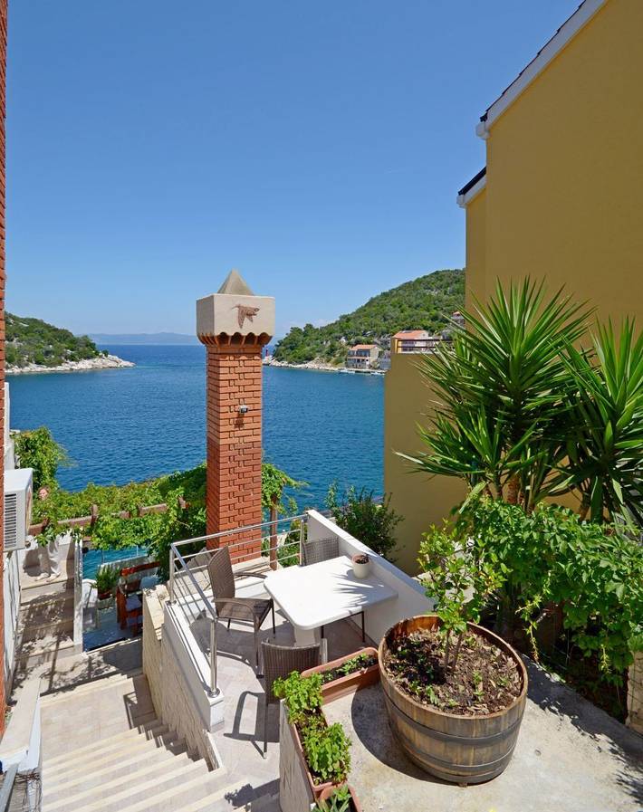 Hôtel pour 2 personnes, avec terrasse dans Lastovo - 2