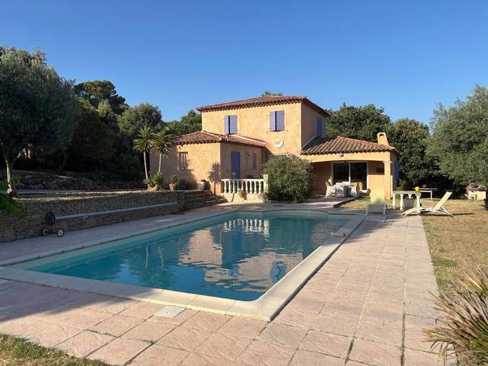 Chalet para 8 personas, con jardín además de vistas y piscina - 1