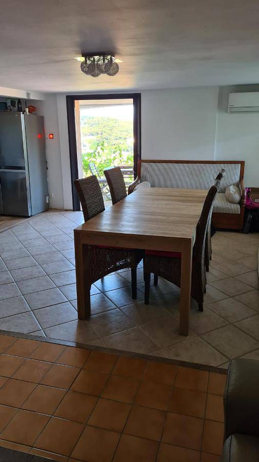 Gîte pour 4 personnes, avec Terrasse ainsi que Piscine et Vue à Ollioules - 3