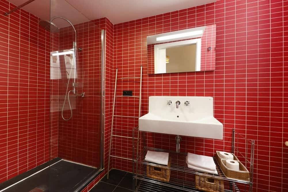 Entire apartment, Nou del Teatre - Holiday Apartment in Girona | Bravissimo in Girona, Gironès