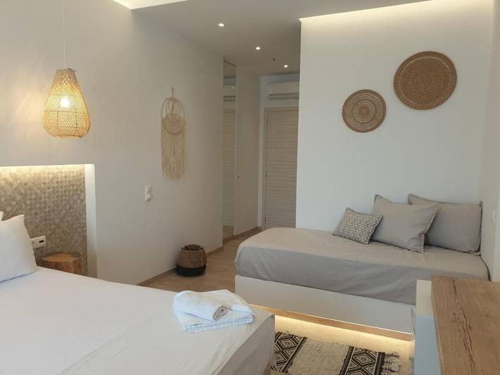 Hôtel pour 2 personnes, avec jardin et piscine ainsi que vue et terrasse dans Égine - 2