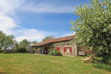 Gîte pour 9 Personnes dans Saint-Mathieu, Région de Rochechouart, Photo 3