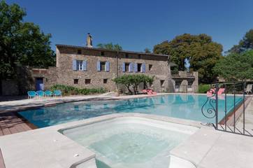 Cottage pour 4 personnes, avec jardin et jacuzzi, animaux acceptés à Signes