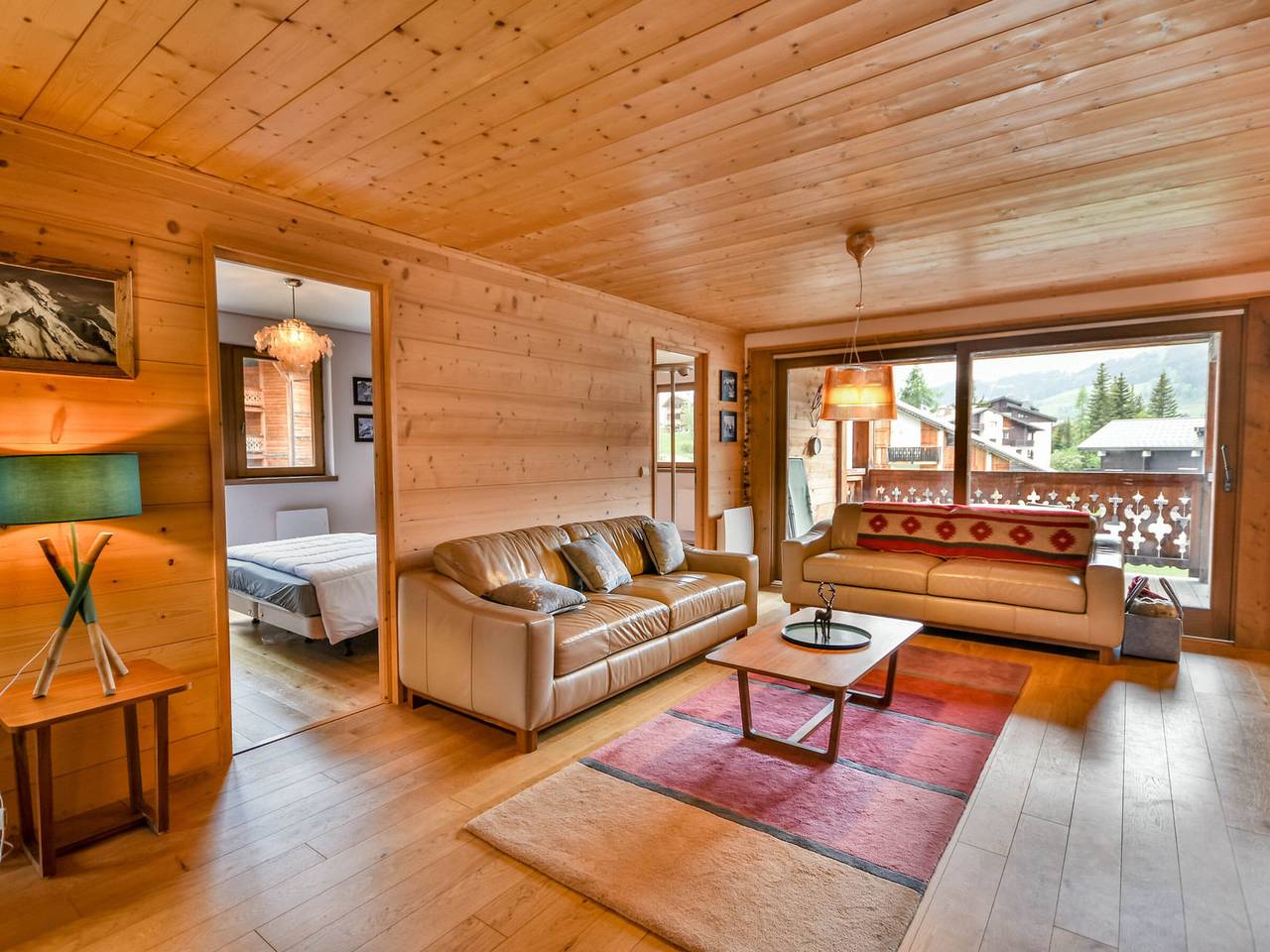 Entire apartment, Spacious 3Br Apt - 6-8p, Near Slopes, Sunny Terrace, Parking in Les Gets, Les Portes du Soleil