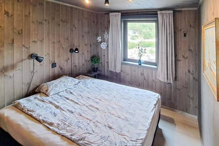 4 bedroom lovely home in Dølemo in Tveitvatnet, Åmli