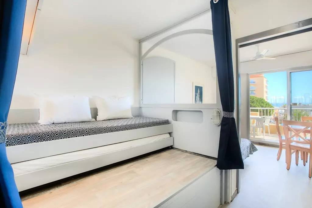 Studio entier, Studio 1 pièce 4 personnes Confort in Hyeres, Parc national de Port-Cros