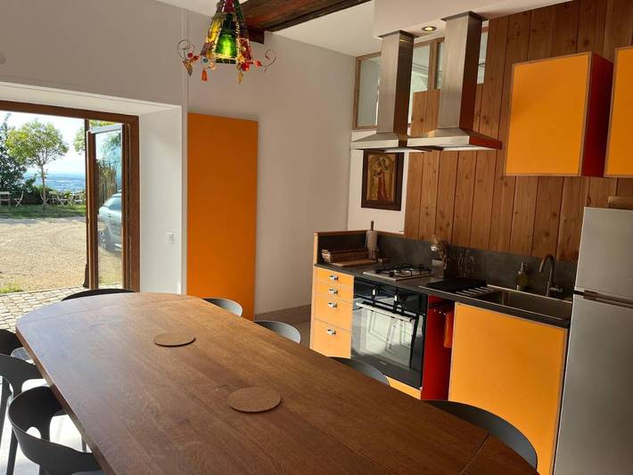 Maison d’hôte pour 12 personnes, avec piscine ainsi que vue et jardin en Ardèche - 2