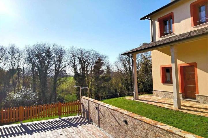 Ferienwohnung für 5 Personen, mit Balkon und Pool sowie Garten - 1
