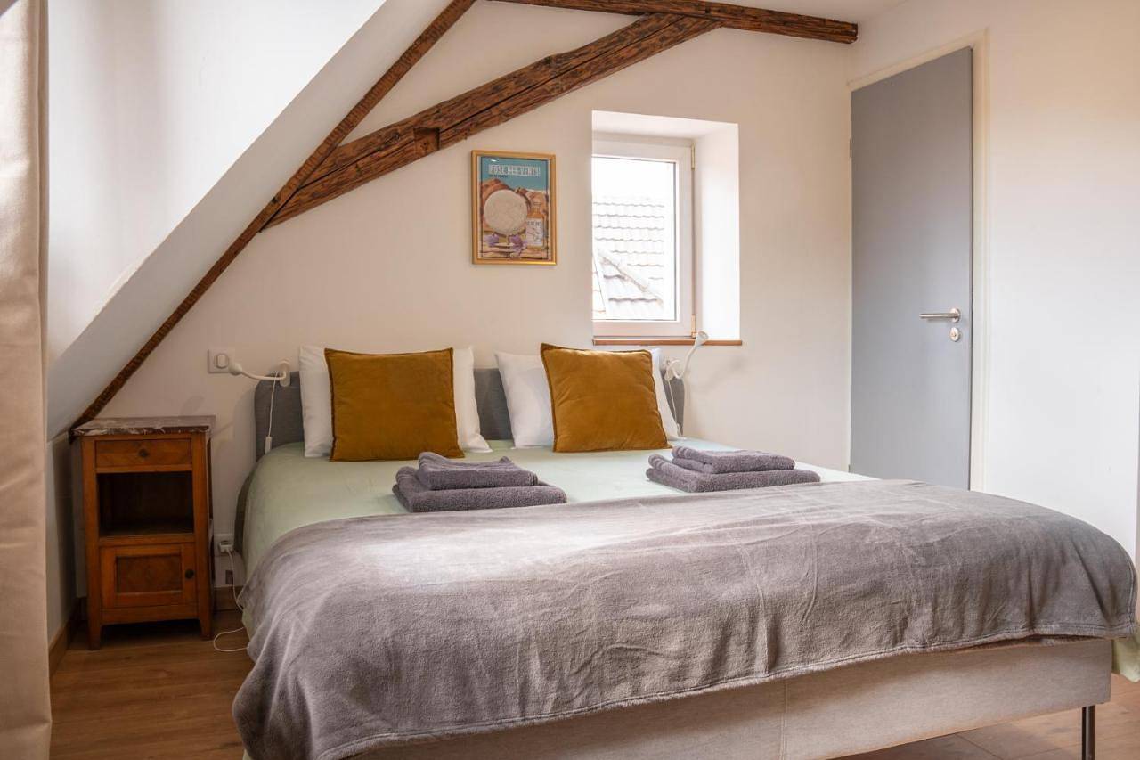 Double Room with Private Bathroom in Eguisheim, Parc naturel régional des Ballons des Vosges