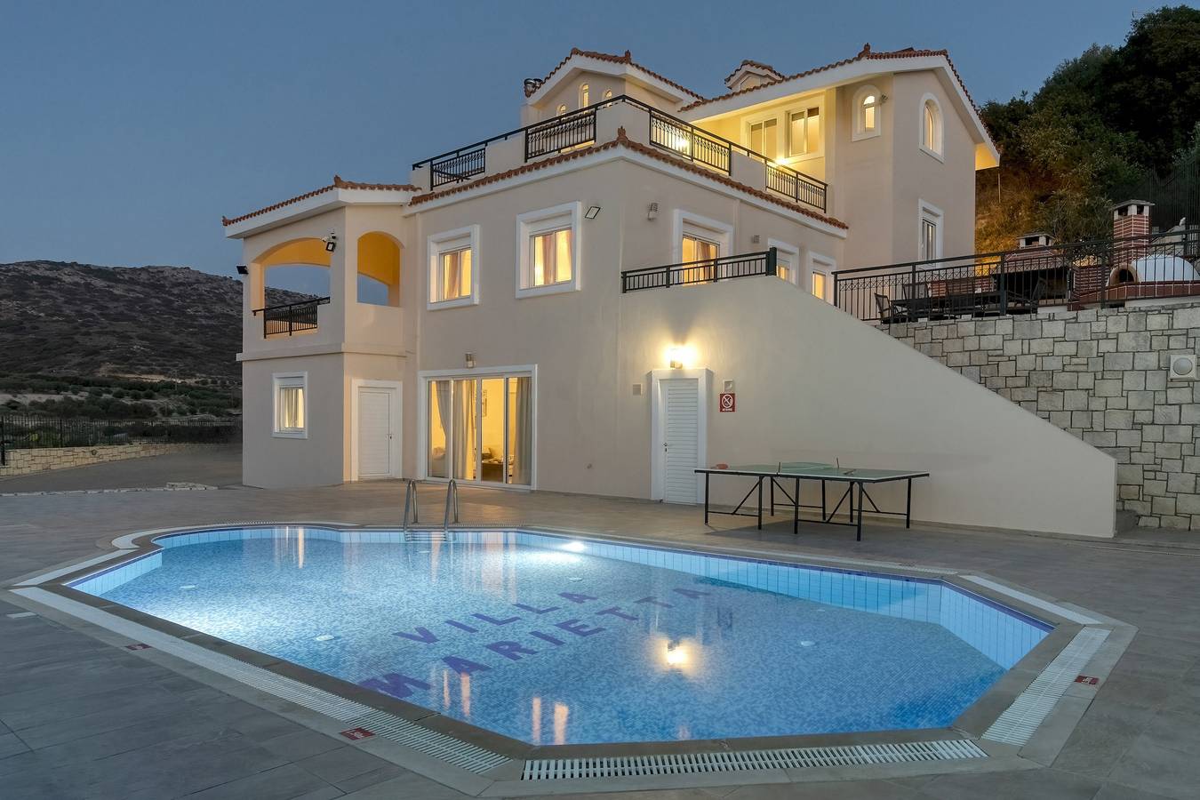 Villa voor 8 Personen in Iraklio-Heraklion en omgeving