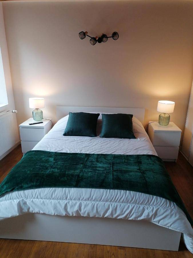 Chambre d’hôte pour 2 personnes, avec jacuzzi ainsi que jardin et piscine