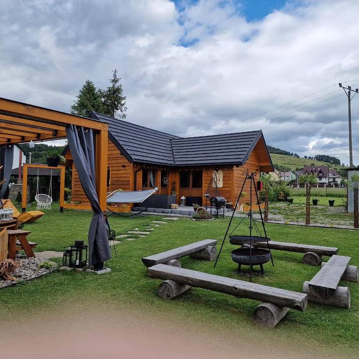 Domek letniskowy dla 4 osób, z ogród i basen oraz basen dla dzieci i widok w Beskidy