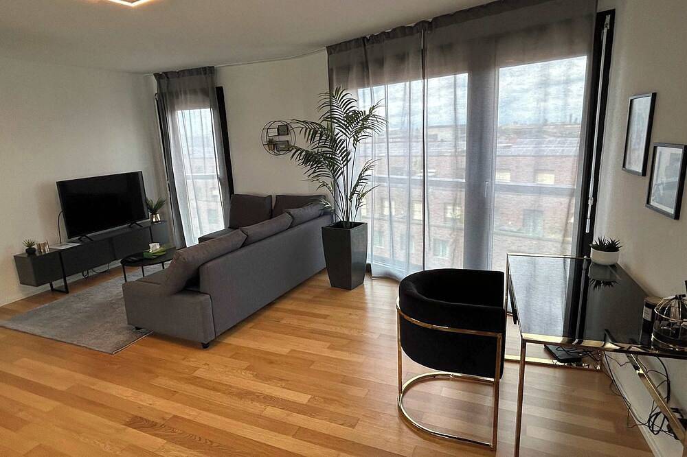 Appartamento intero, Stylish 2.5-Room + Basel Card | 6th-Floor Comfort in Basilea, Aargau-Basel